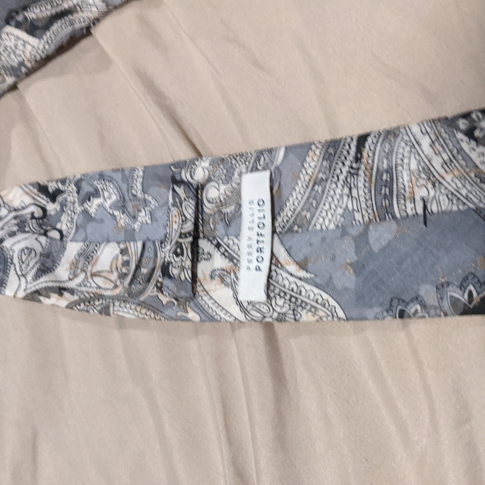 Grey, white, and black Perry Ellis Portfolio tie - Picture 2 of 2